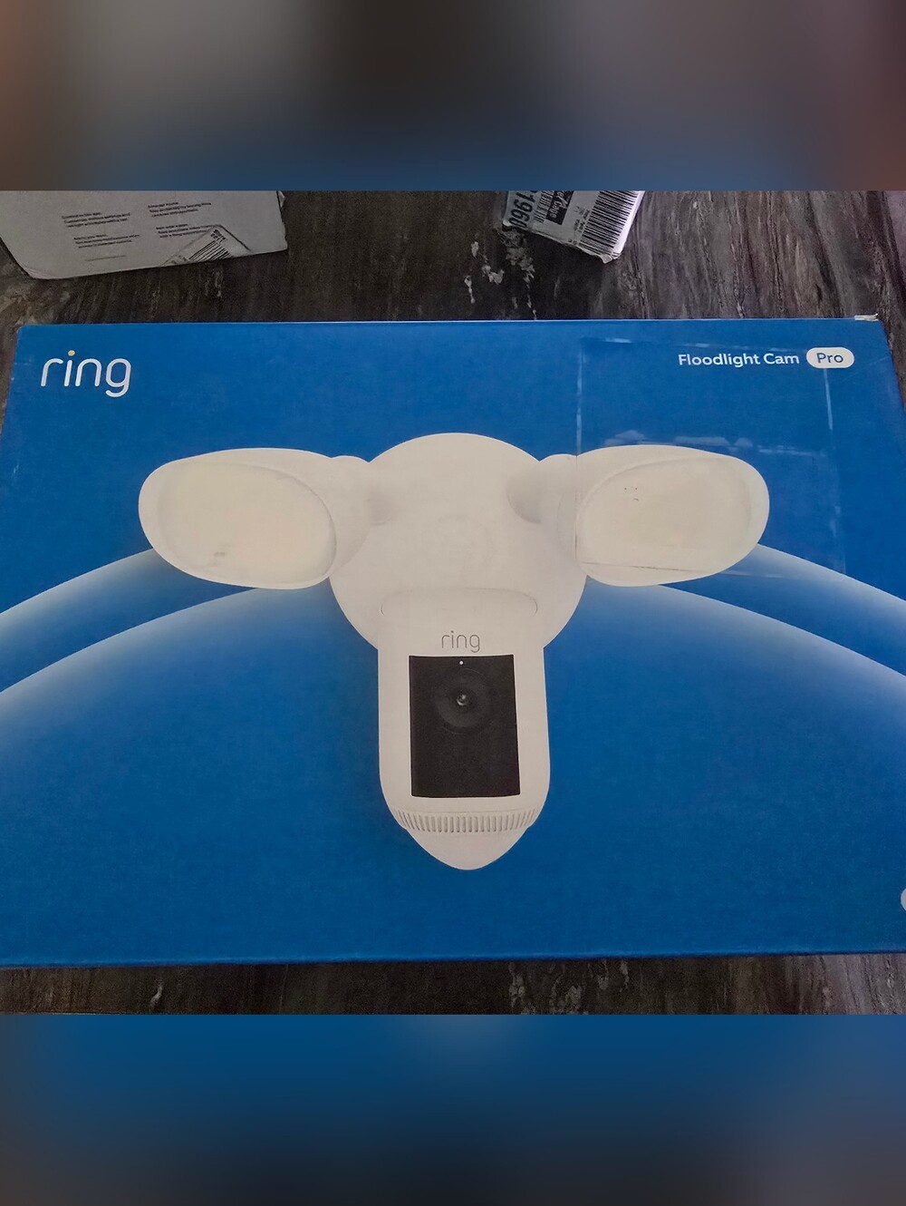 Ring Floodlight Pro (Wired/White) 2x 2 Packs Ring Spotlight Plus (Battery/White)
